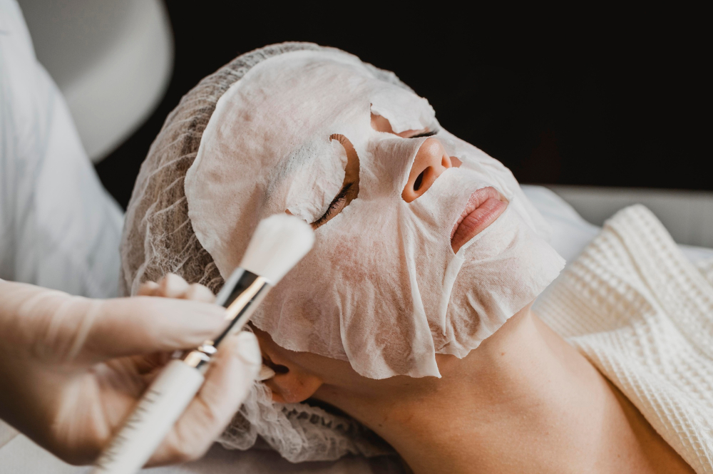 فشیال تخصصی و درمانی در صادقیه تهران (Specialized & Therapeutic Facial)